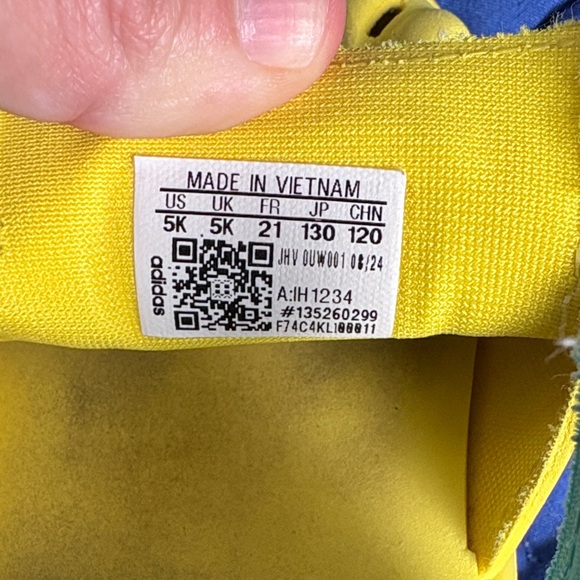 Adidas Disney - Yellow and Blue Flounder Sandals - Picture 4 of 5